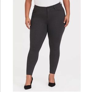 Torrid BOMBSHELL SKINNY PREMIUM PONTE PANT - CHARCOAL GREY